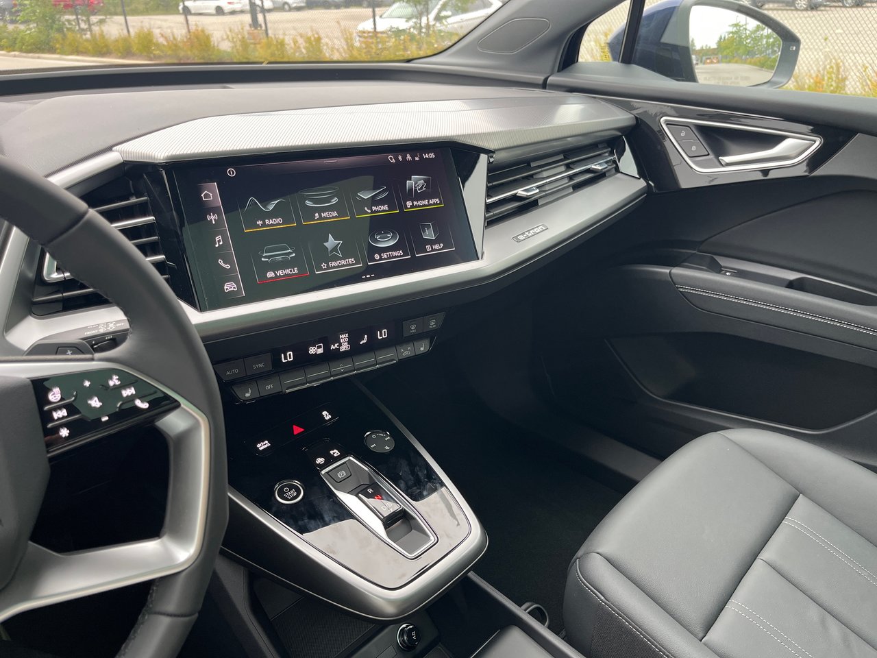 New 2023 Navarra blue metallic Audi 50 quattro image 31