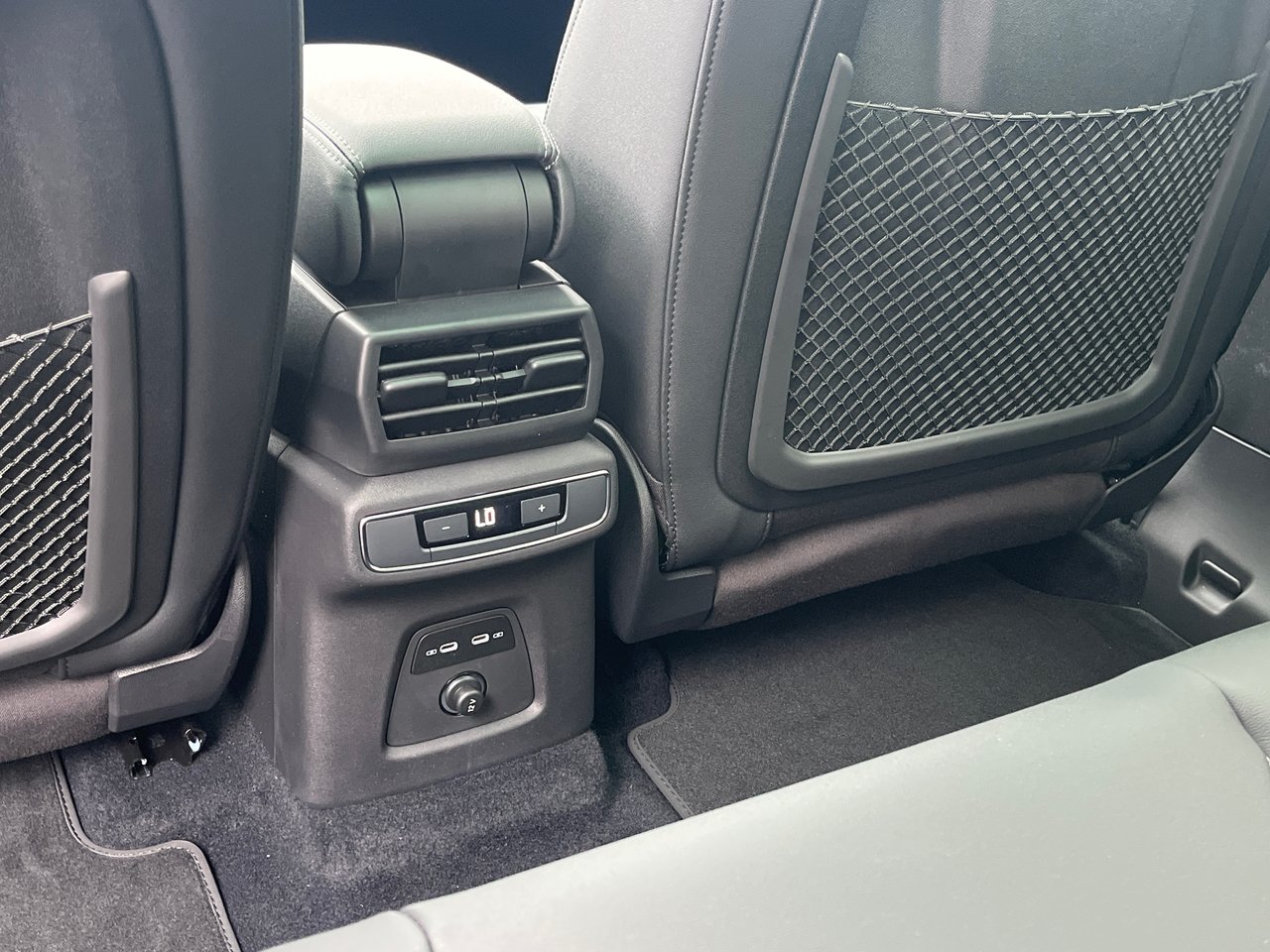New 2023 Navarra blue metallic Audi 50 quattro image 43