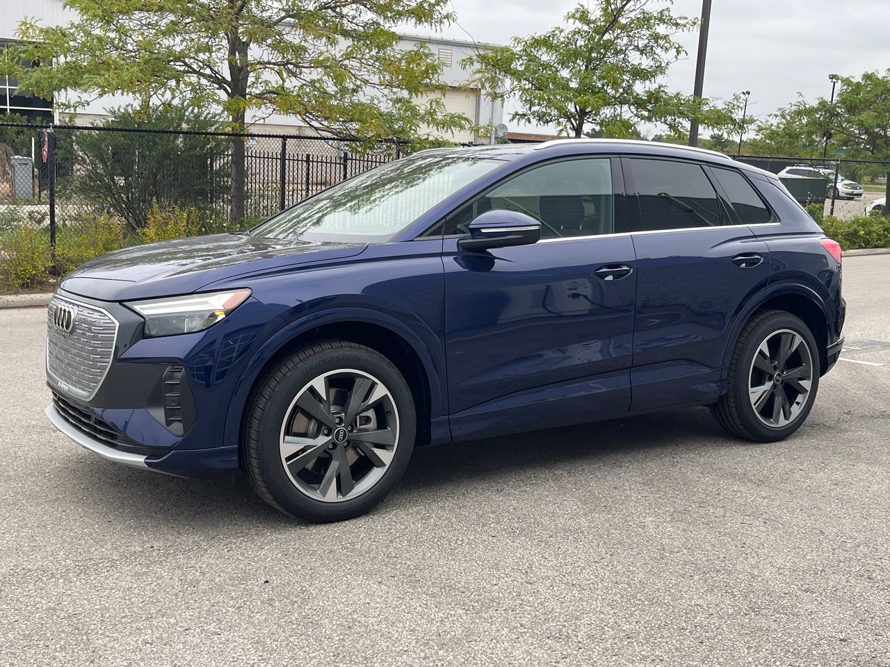 New 2023 Navarra blue metallic Audi 50 quattro image 3
