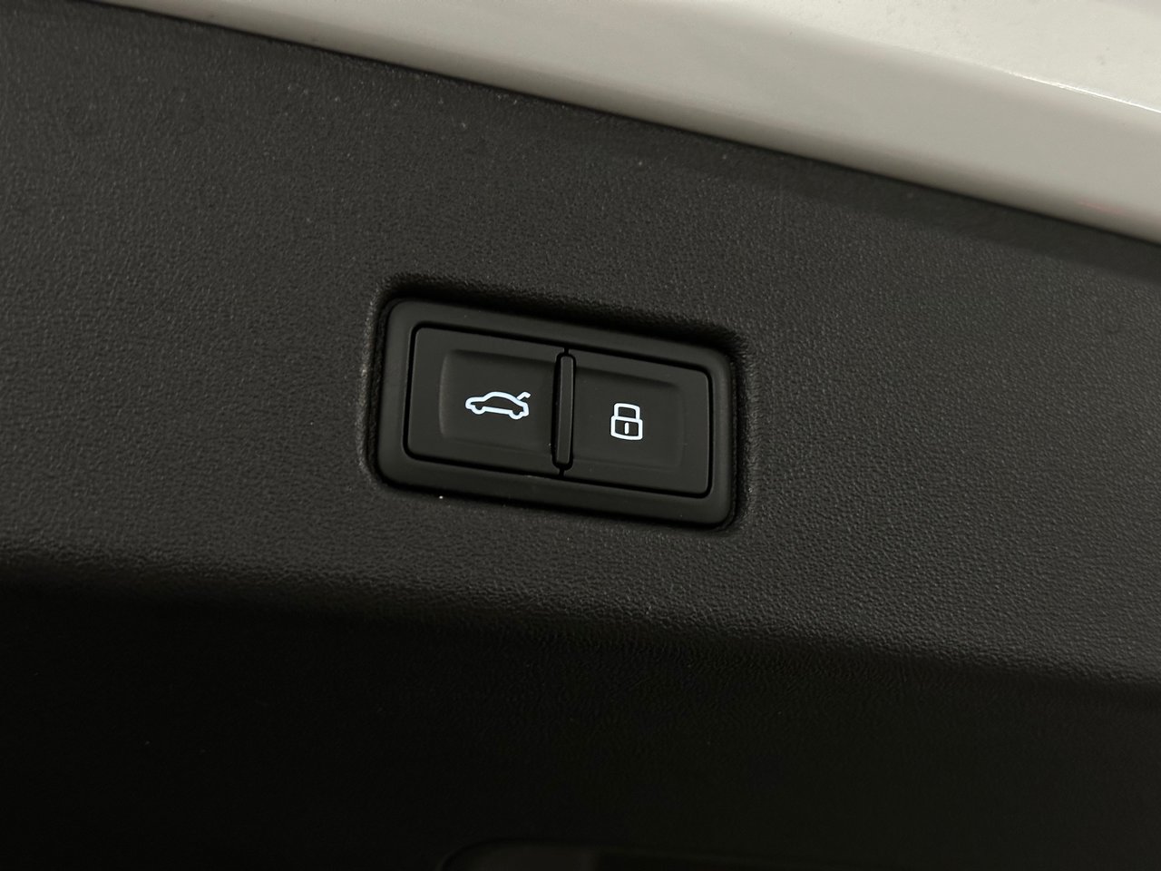 2023 Audi Q4 e-tron 50, Vancouver, Cash