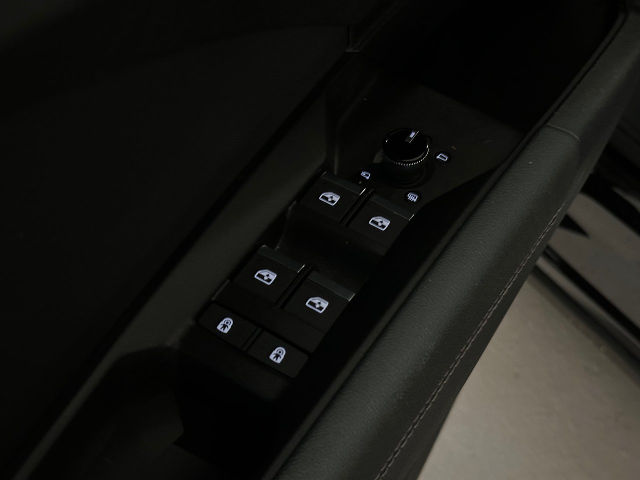 2023 Audi Q4 e-tron 50, Vancouver, Cash