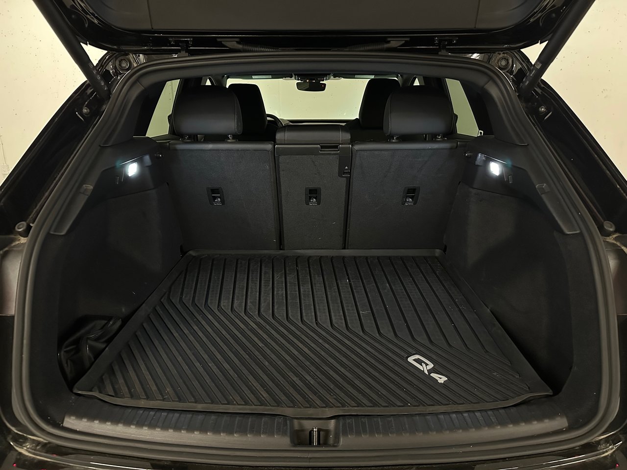 2023 Audi Q4 e-tron 50, Vancouver, Cash