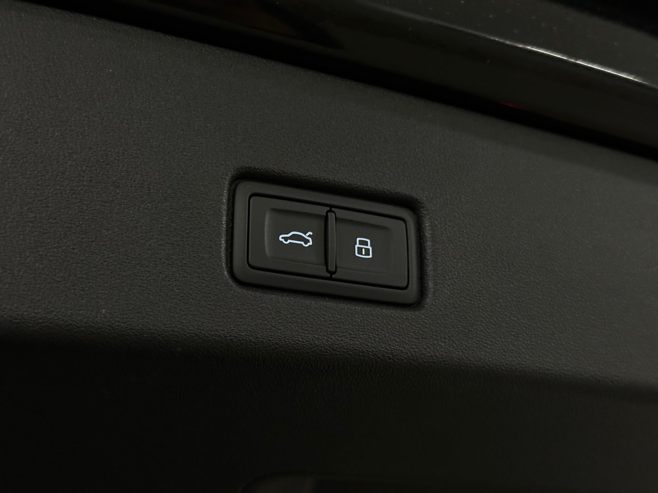 2023 Audi Q4 e-tron 50, Vancouver, Cash