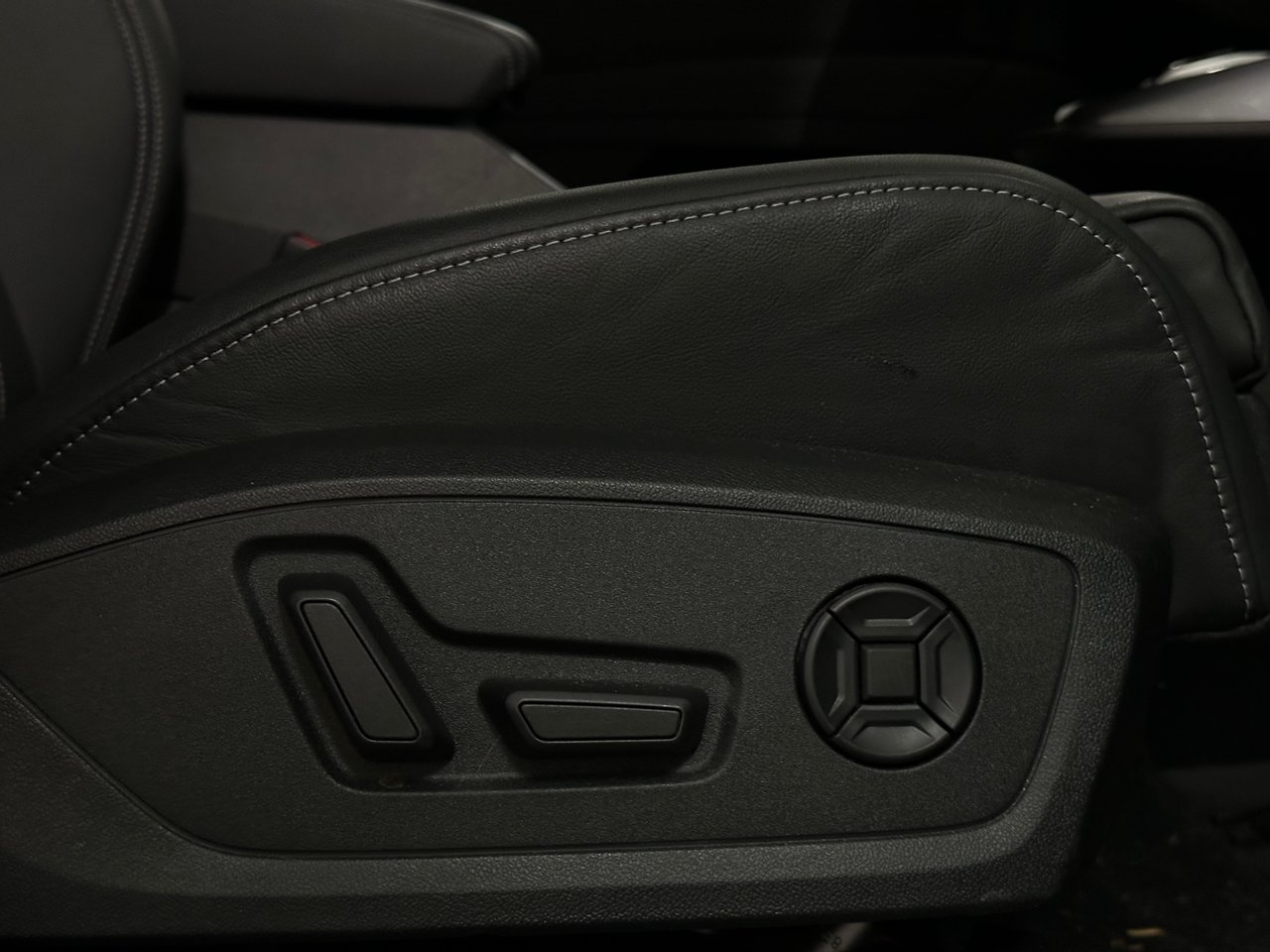 2023 Audi Q4 e-tron 50, Vancouver, Cash