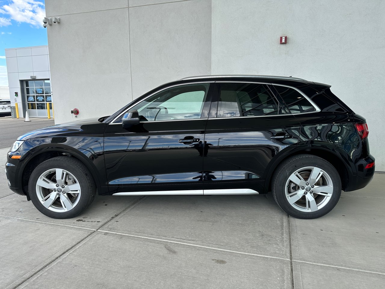 Used 2019 Brilliant Black Audi Technik image 2