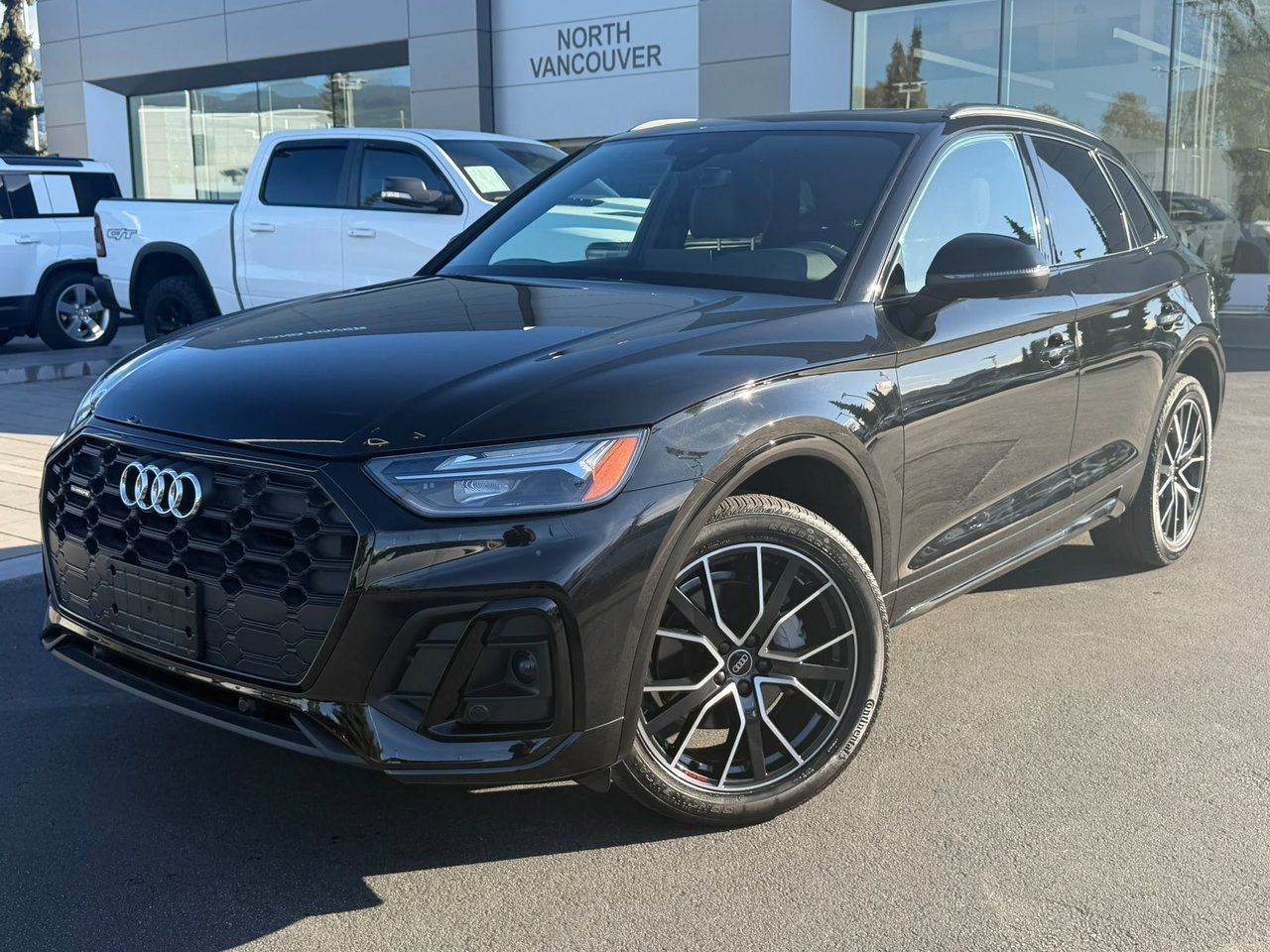 Mythos Black Metallic 2022 Audi Q5 SUV / Crossover Automatic
