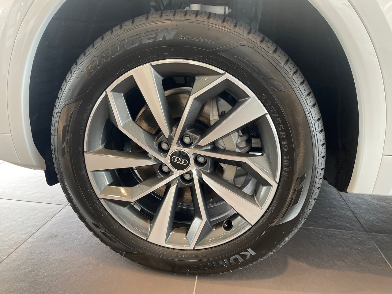 New 2023 Glacier white metallic Audi Technik 45 TFSI quattro image 14