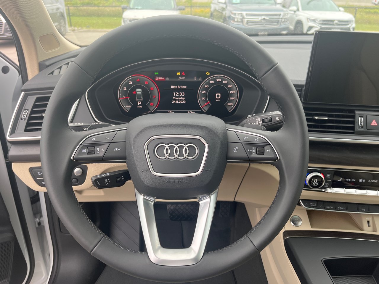 New 2023 Glacier white metallic Audi Technik 45 TFSI quattro image 30