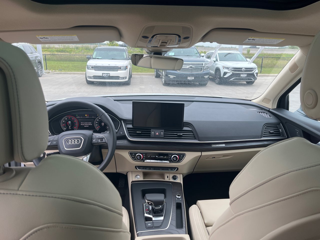 New 2023 Glacier white metallic Audi Technik 45 TFSI quattro image 43