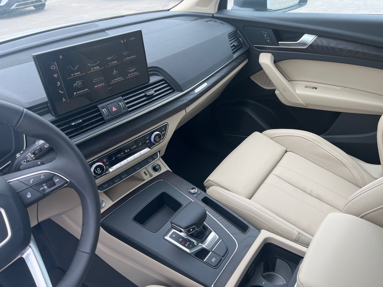New 2023 Glacier white metallic Audi Technik 45 TFSI quattro image 32