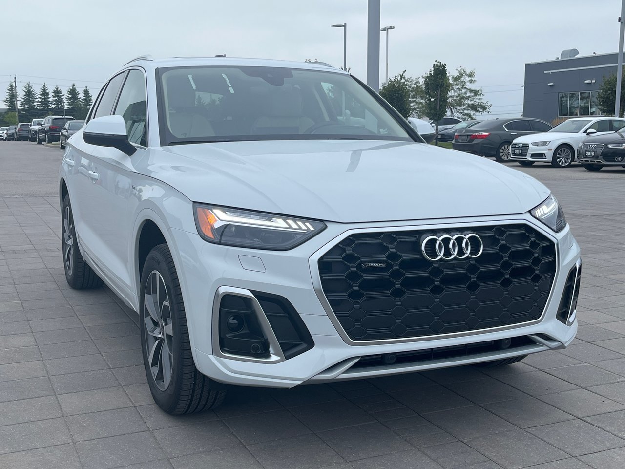 New 2023 Glacier white metallic Audi Technik 45 TFSI quattro image 17