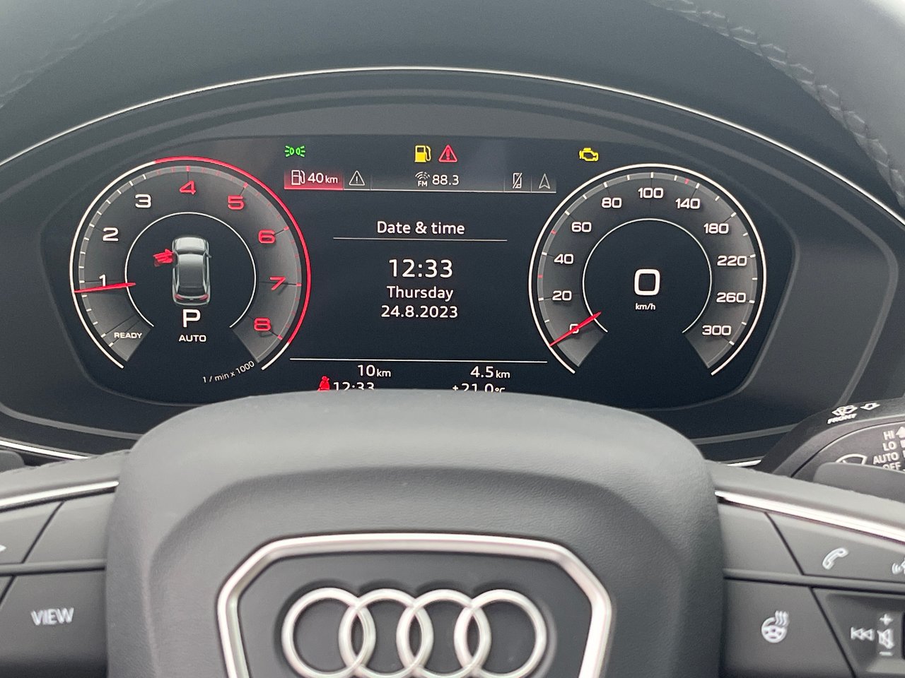 New 2023 Glacier white metallic Audi Technik 45 TFSI quattro image 31