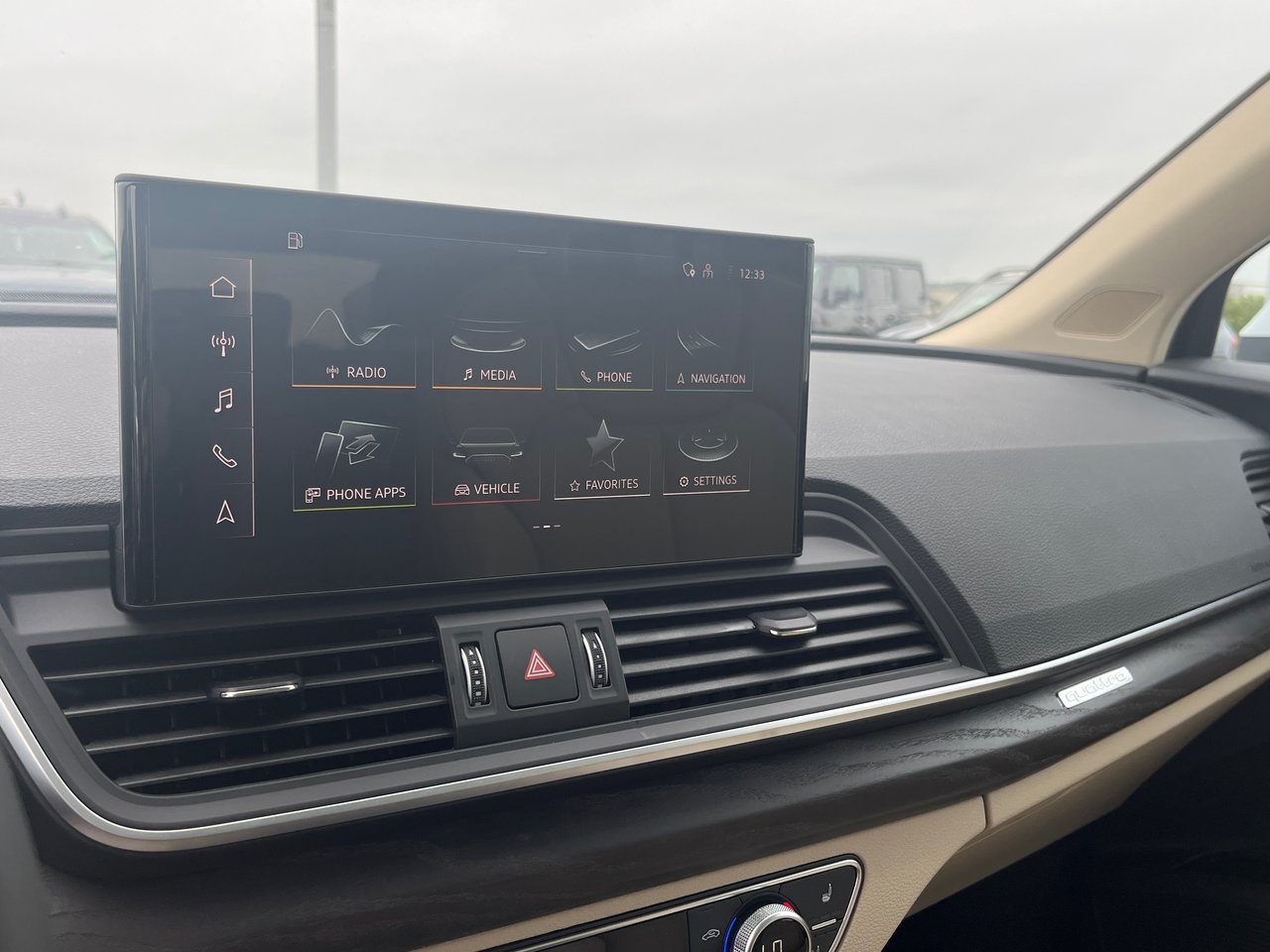 New 2023 Glacier white metallic Audi Technik 45 TFSI quattro image 33