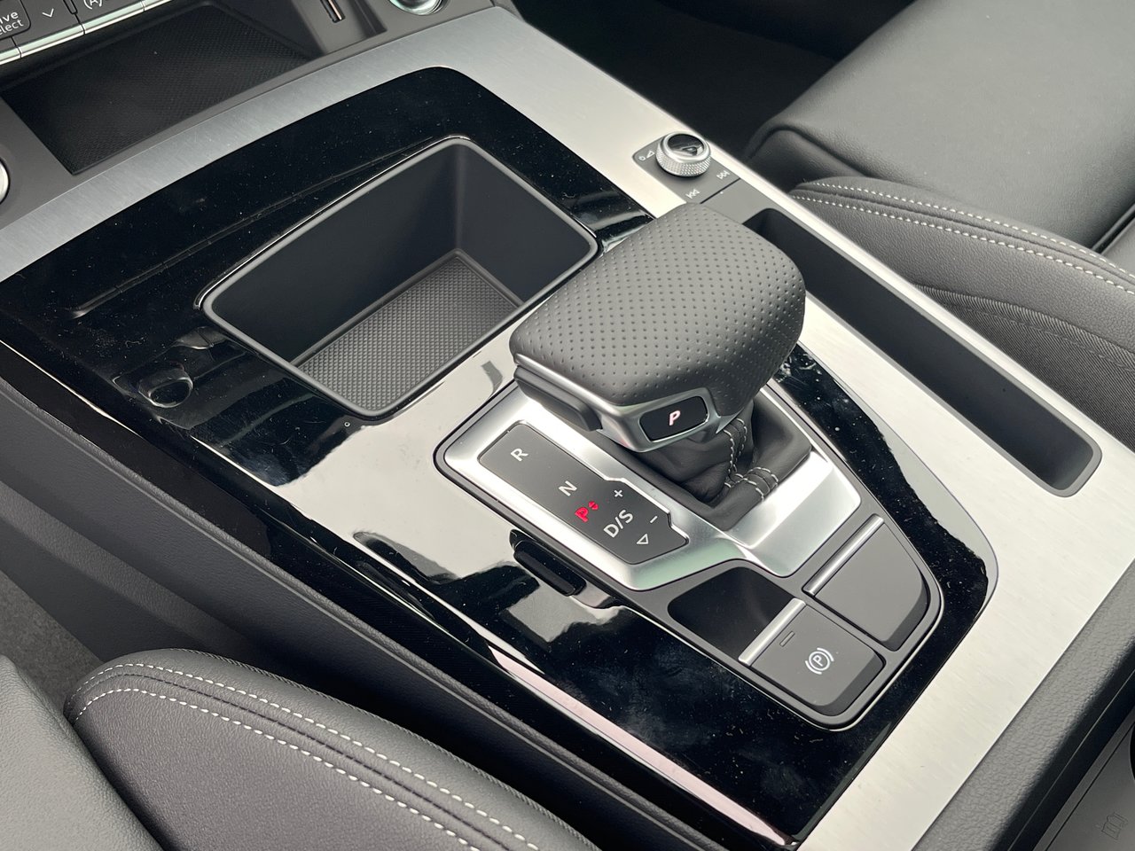 New 2023 Chronos grey metallic Audi Progressiv 45 TFSI quattro image 36