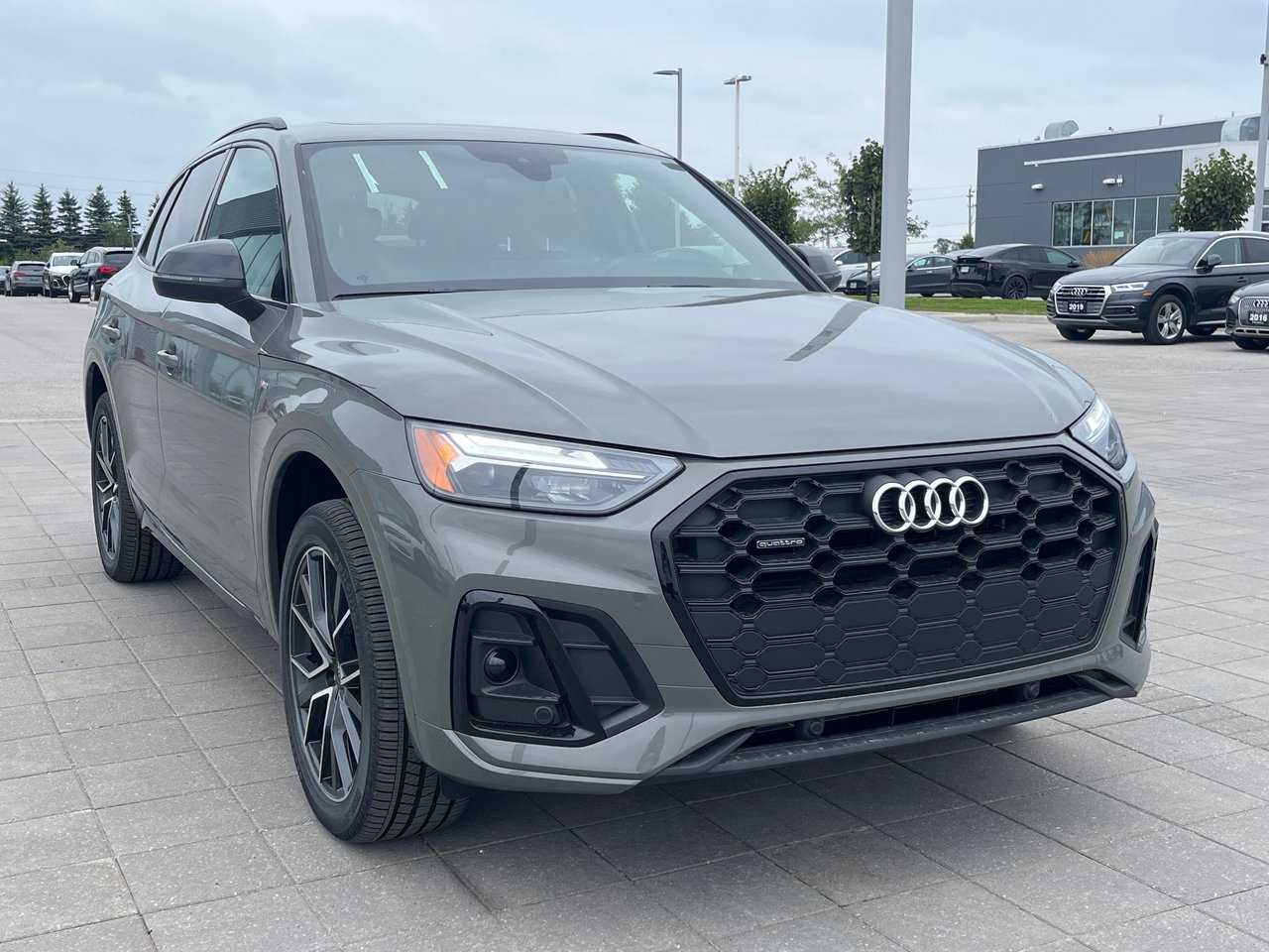 New 2023 Chronos grey metallic Audi Progressiv 45 TFSI quattro image 17