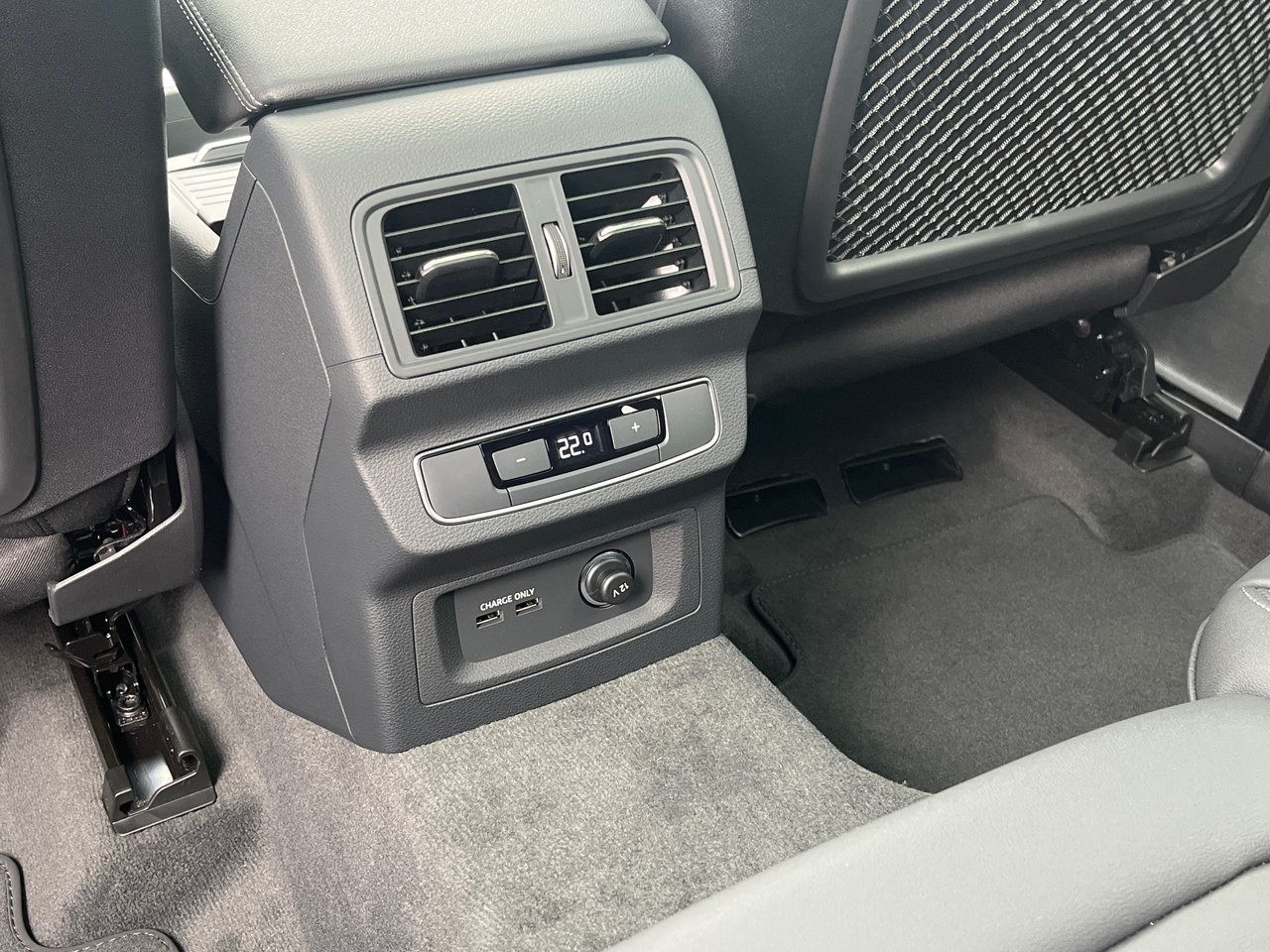 New 2023 Chronos grey metallic Audi Progressiv 45 TFSI quattro image 44