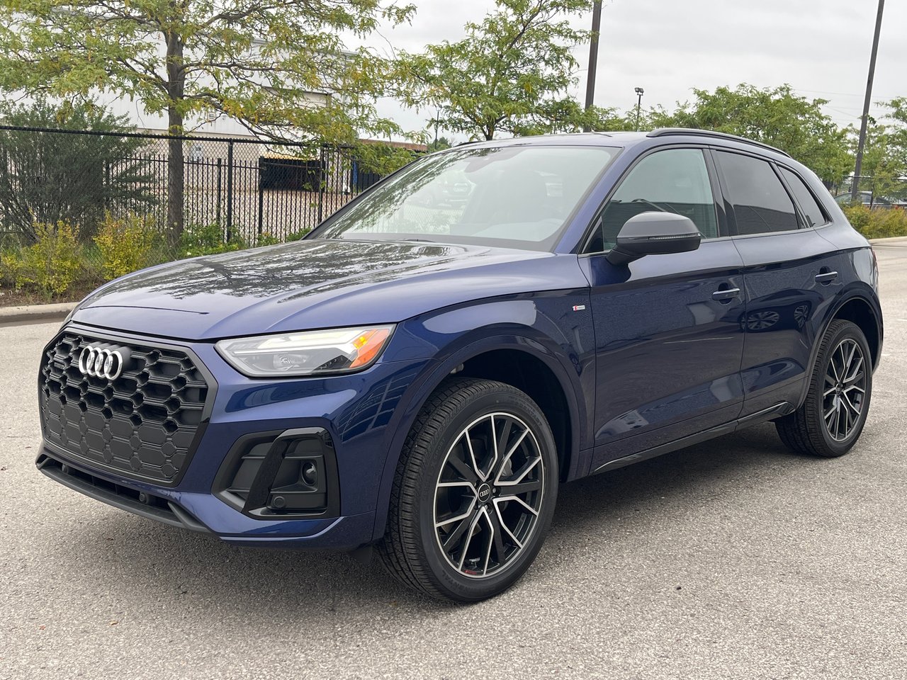 New 2023 Navarra blue metallic Audi Progressiv 45 TFSI quattro image 2