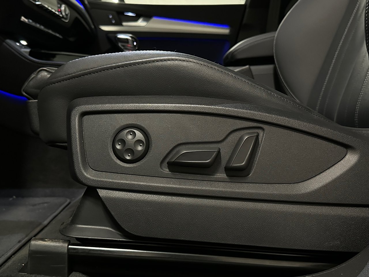 2025 Audi Q5 45 Progressiv, Vancouver, Cash