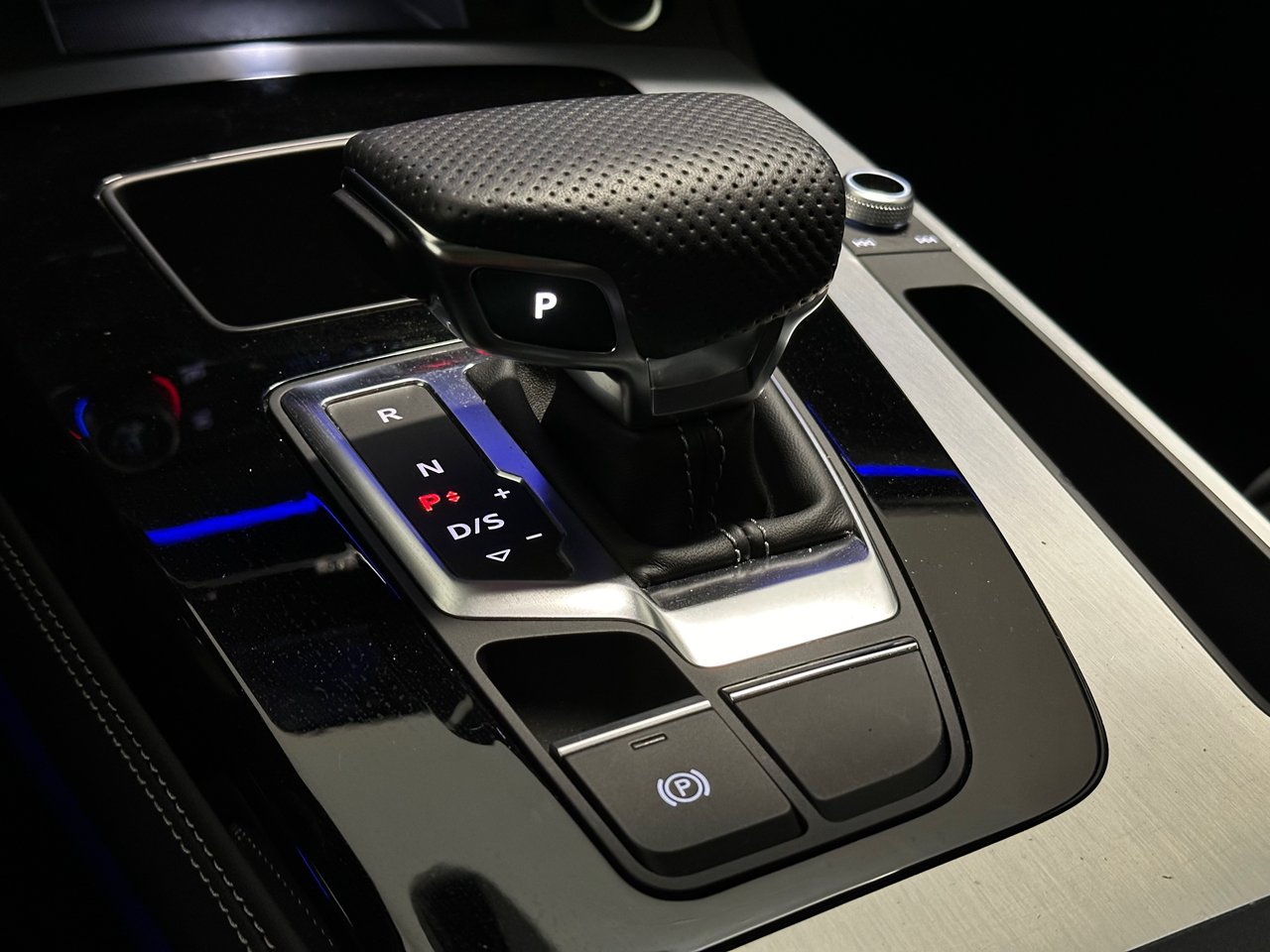 2025 Audi Q5 45 Progressiv, Vancouver, Cash