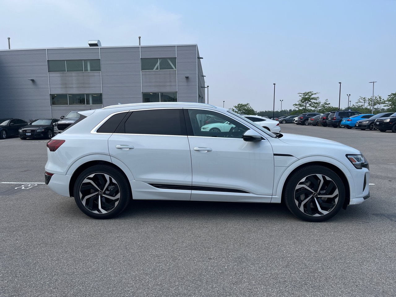 New 2024 Glacier White metallic / Pearl effect Audi Quattro image 10