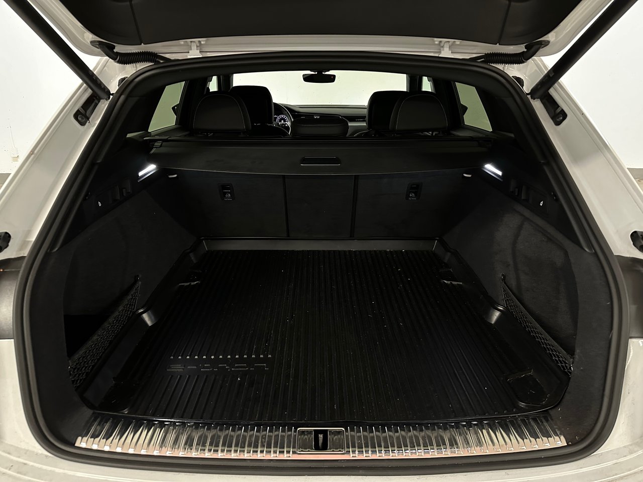 2024 Audi Q8 e-tron E-tron quattro, Vancouver, Cash