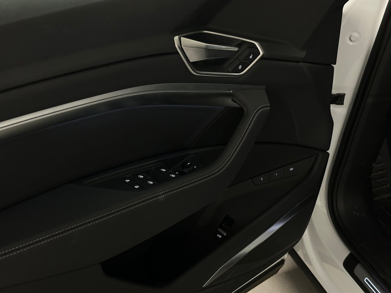 2024 Audi Q8 e-tron E-tron quattro, Vancouver, Cash