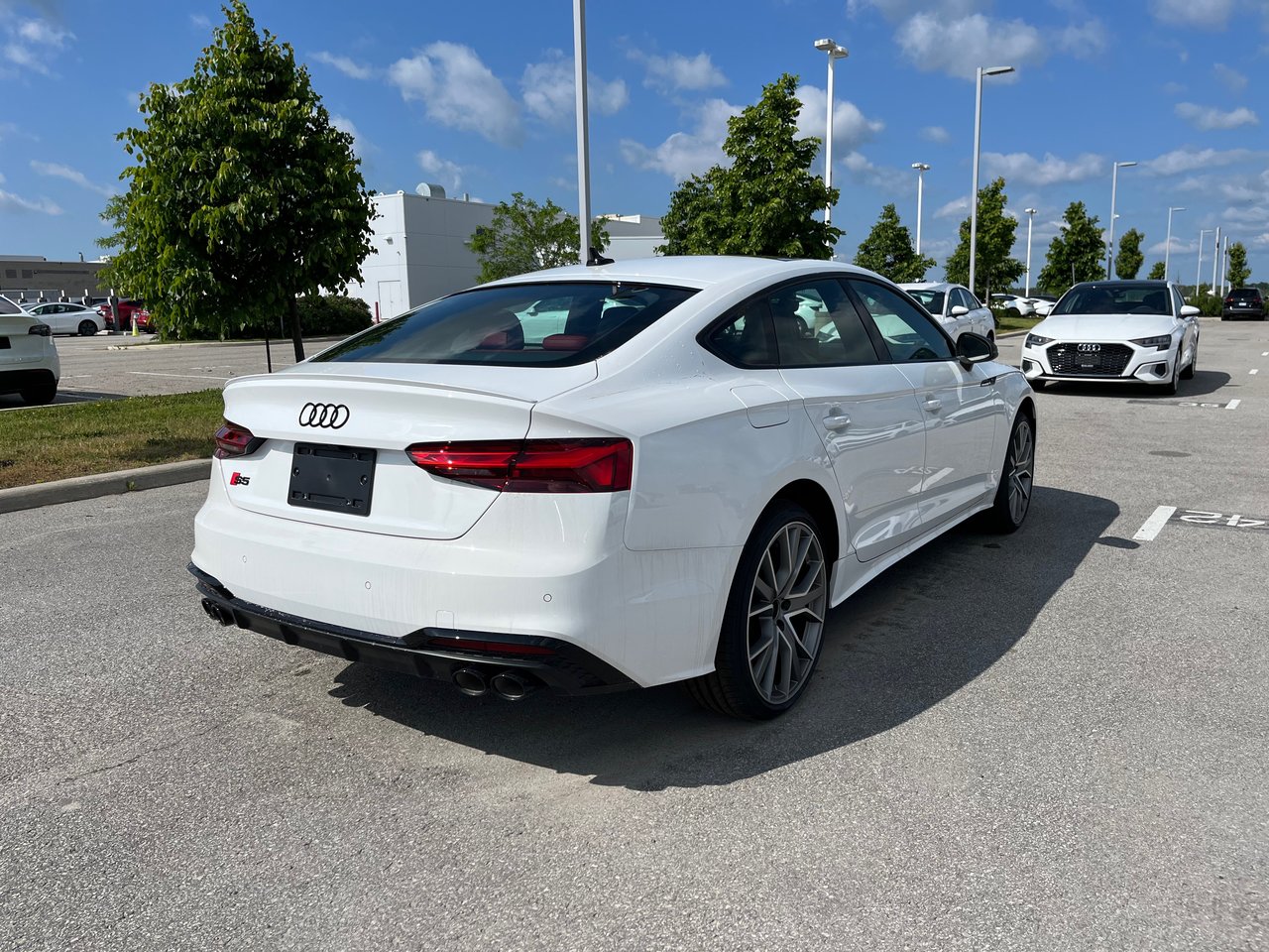 New 2023 Ibis white Audi Progressiv image 8