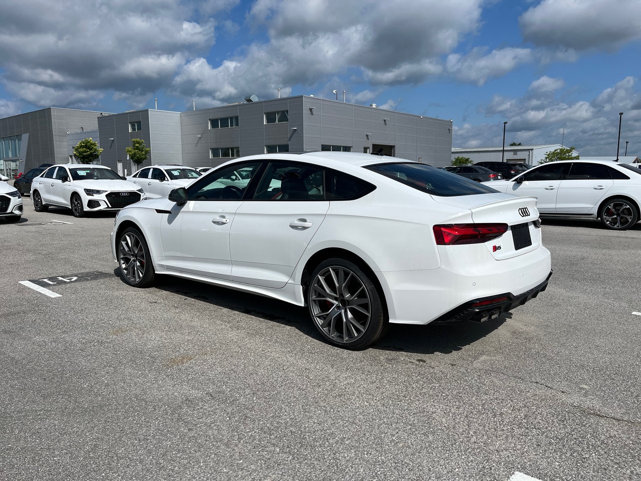 New 2023 Ibis white Audi Progressiv image 4