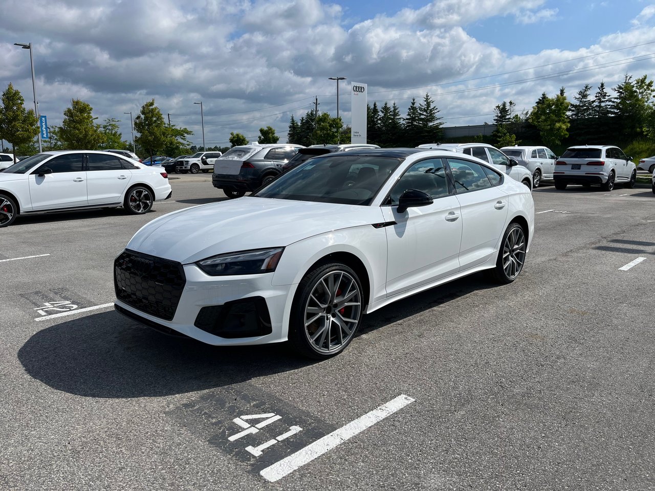 New 2023 Ibis white Audi Progressiv image 2