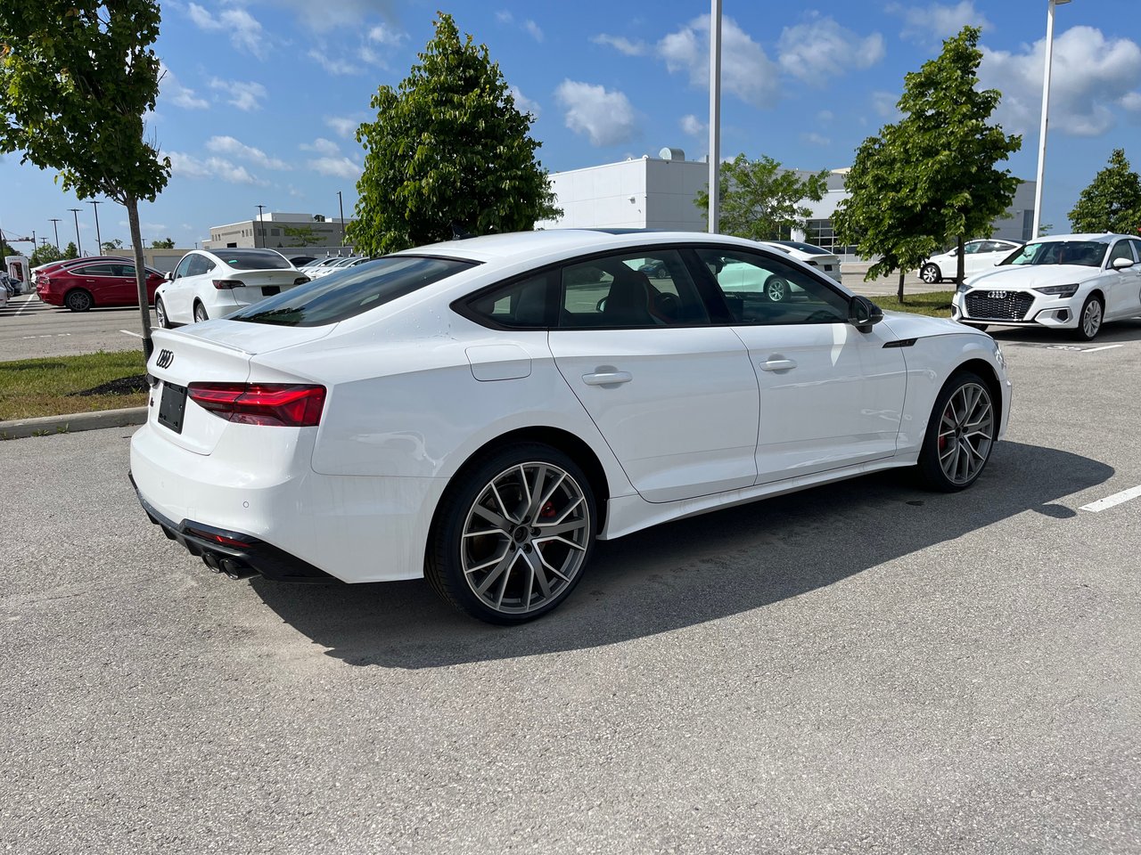 New 2023 Ibis white Audi Progressiv image 9