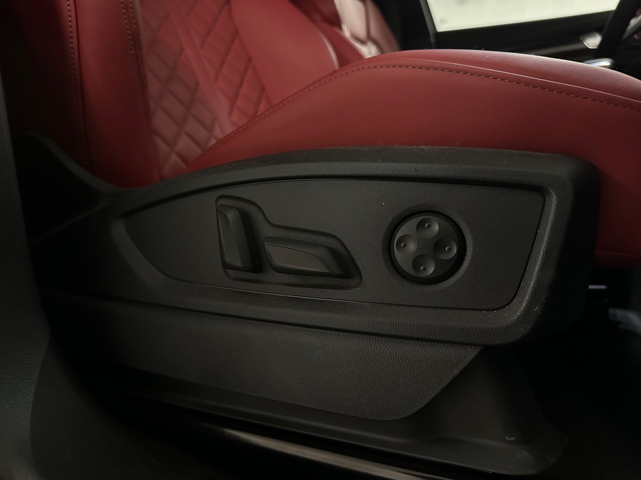 2024 Audi SQ5 3.0T Progressiv, Vancouver, Cash