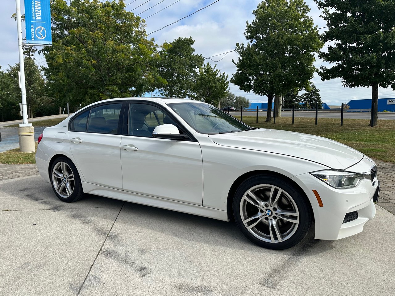 Used 2018 White BMW 330e image 11