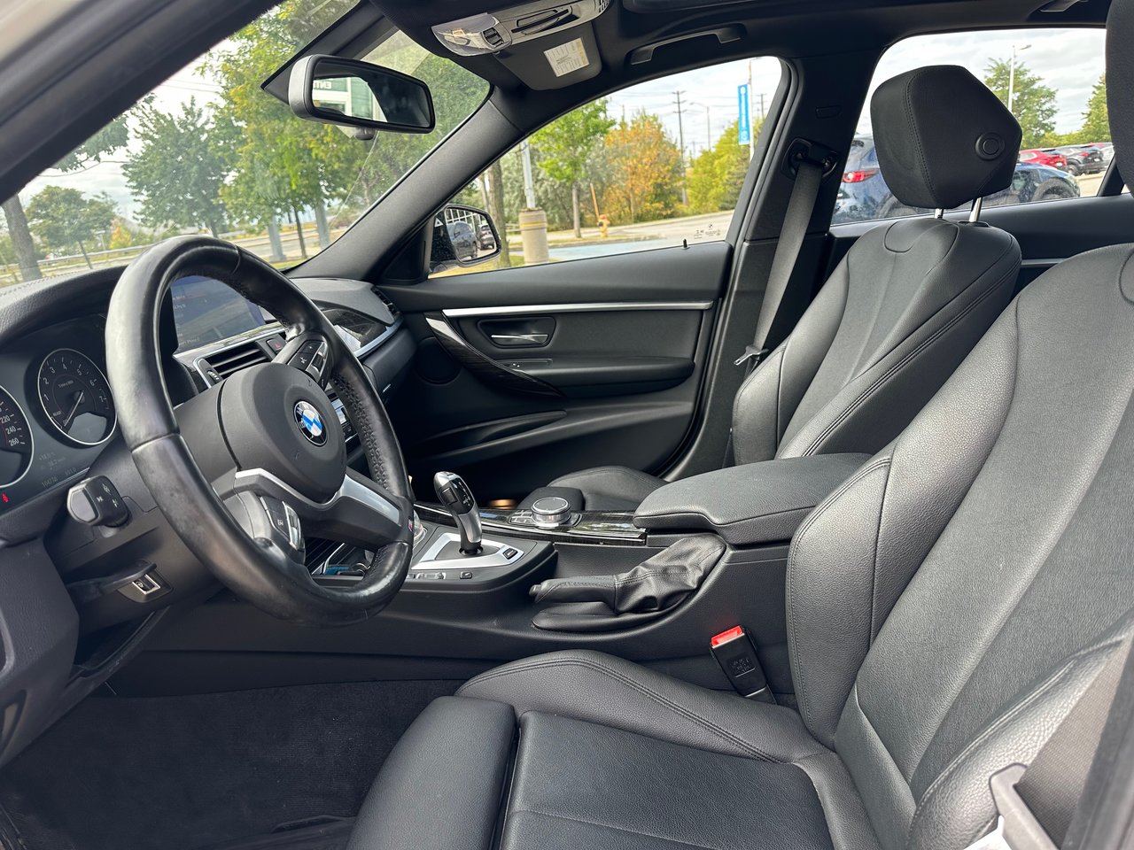 Used 2018 White BMW 330e image 16