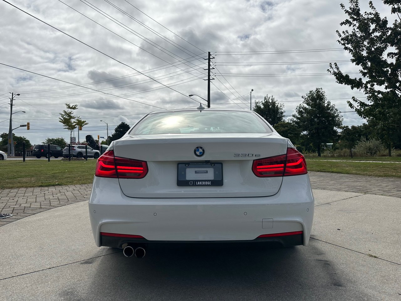 Used 2018 White BMW 330e image 7