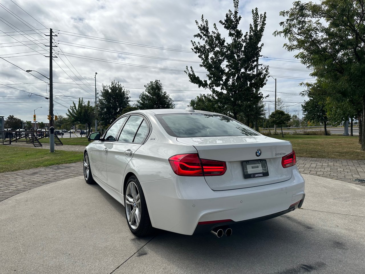 Used 2018 White BMW 330e image 6