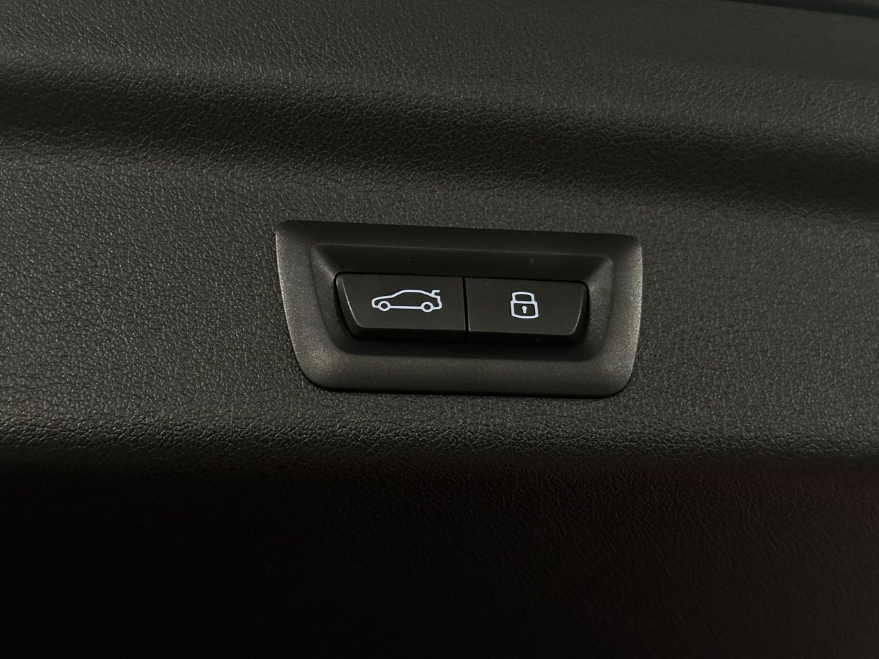 2023 BMW X1 xDrive28i, Vancouver, Cash