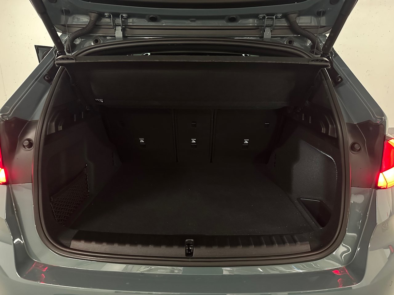 2023 BMW X1 xDrive28i, Vancouver, Cash