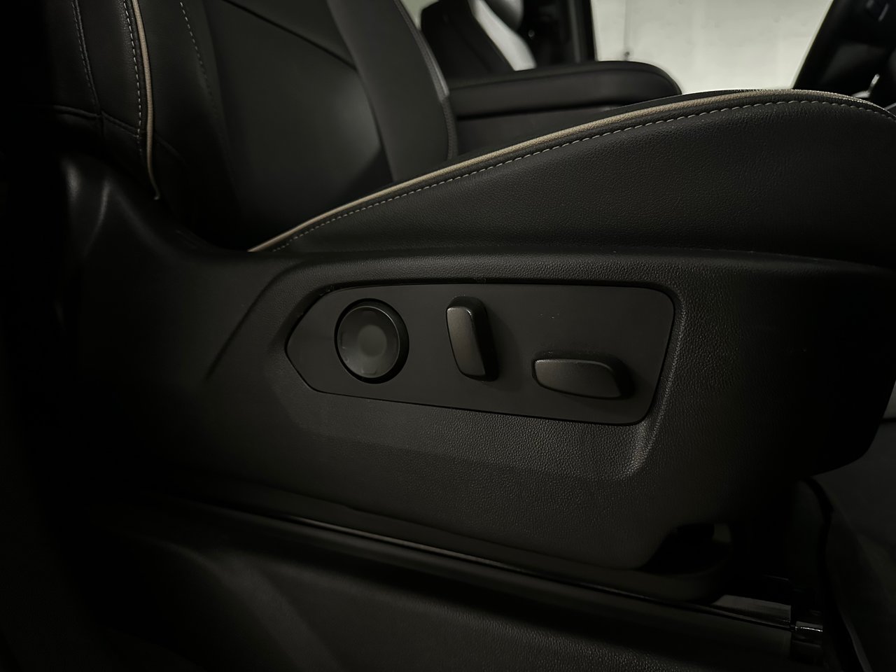 2023 GMC Yukon SLT, Vancouver, Cash