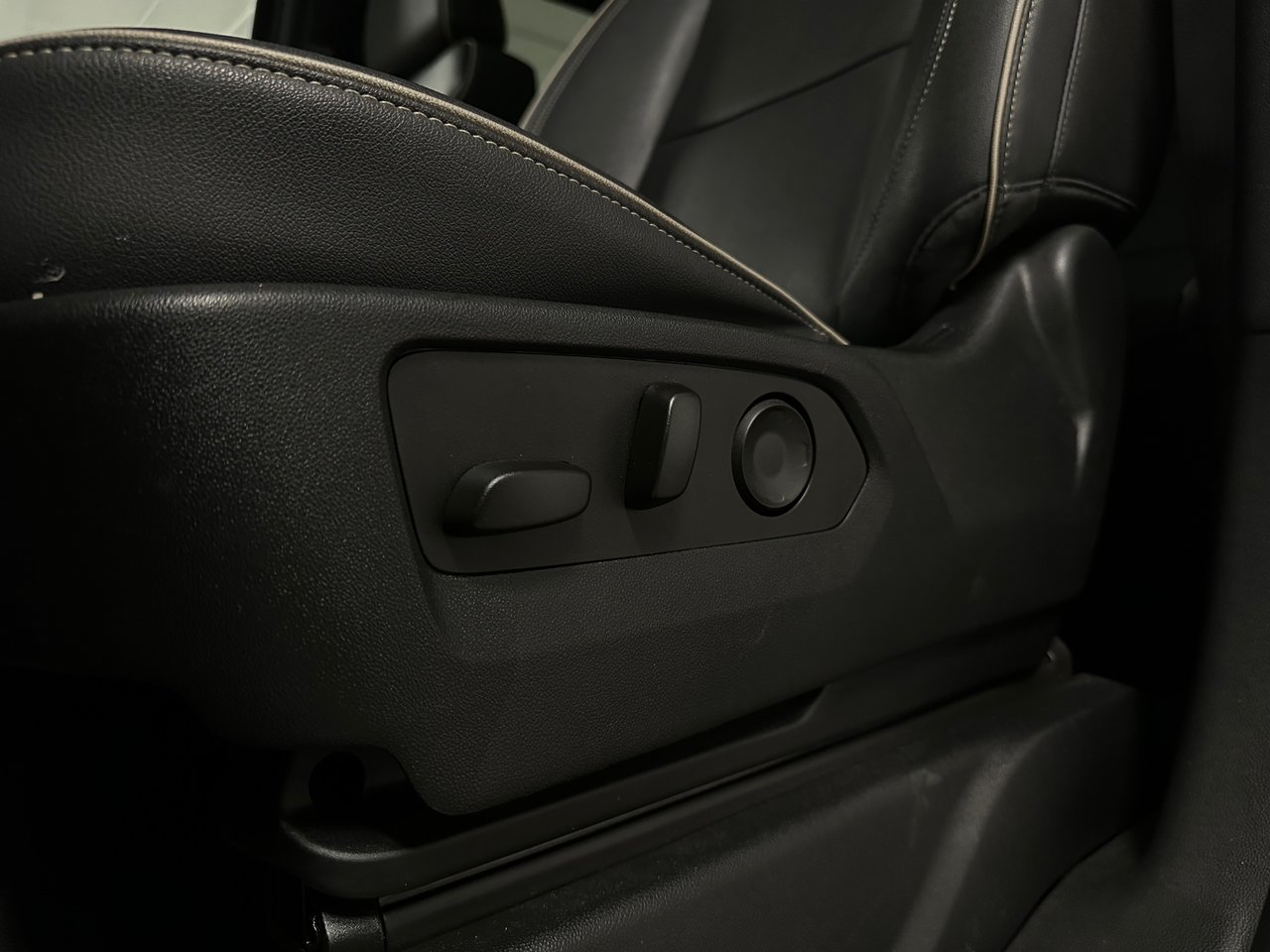 2023 GMC Yukon SLT, Vancouver, Cash