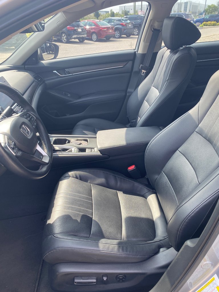 Used 2018 silver Honda Sedan 2.0T Touring 10AT image 11
