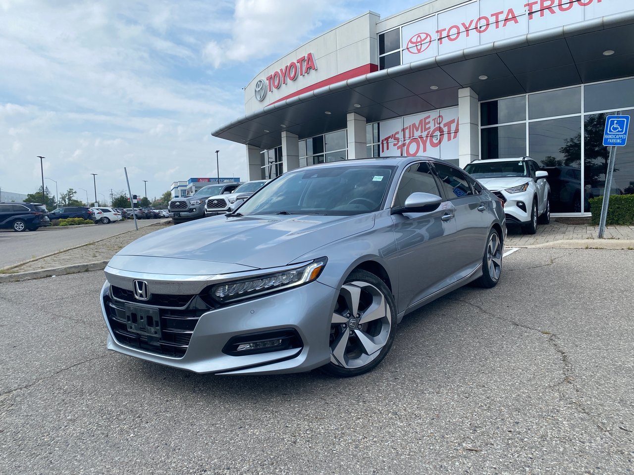 2018 Honda Accord Sedan 2.0T Touring 10AT