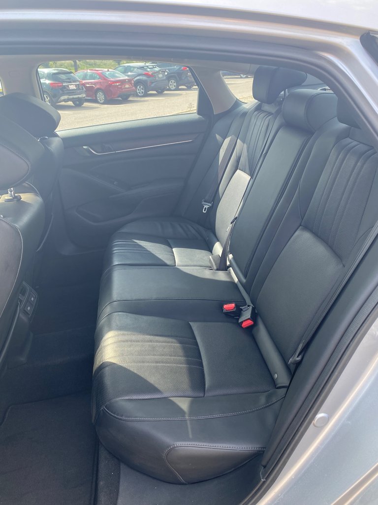 Used 2018 silver Honda Sedan 2.0T Touring 10AT image 12