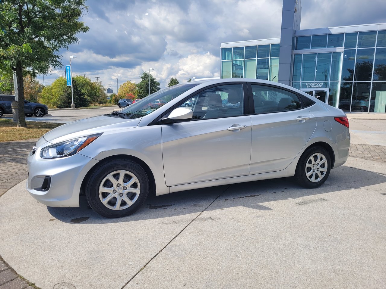 Used 2014 Ironman Silver Met Hyundai GL image 2