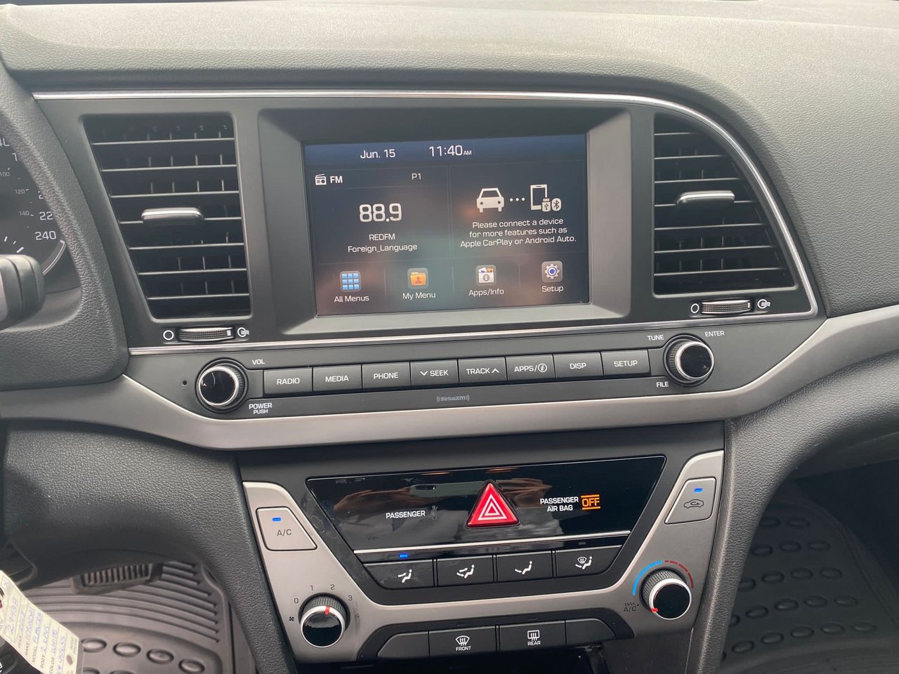 Used 2018 White Hyundai GLS at image 13