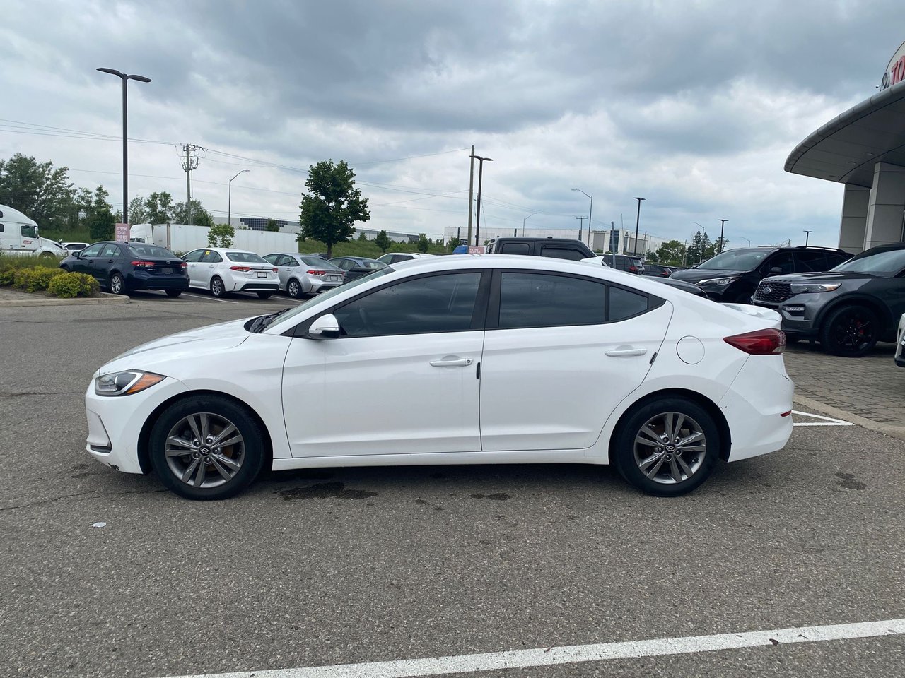 Used 2018 White Hyundai GLS at image 4
