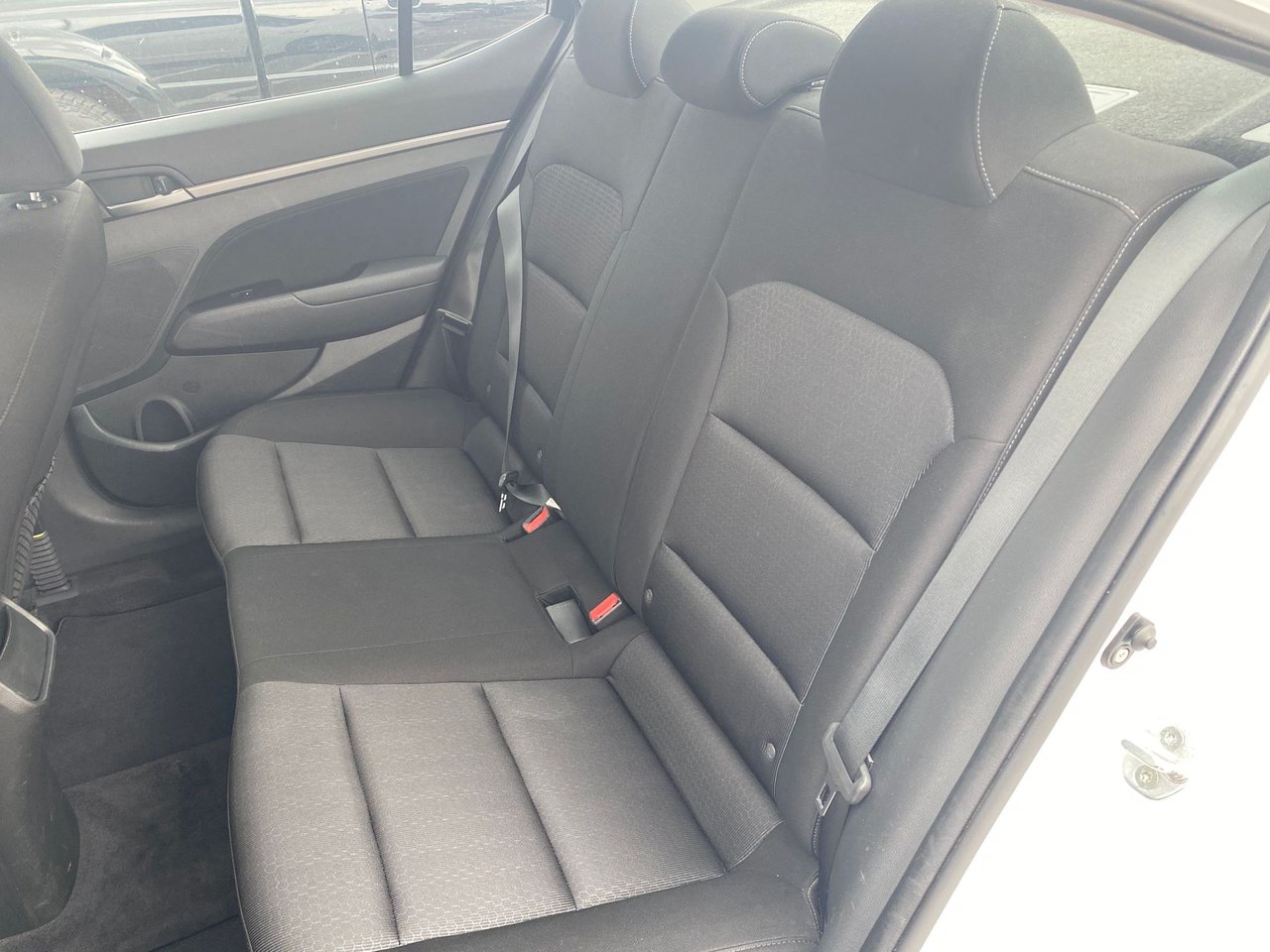 Used 2018 White Hyundai GLS at image 11