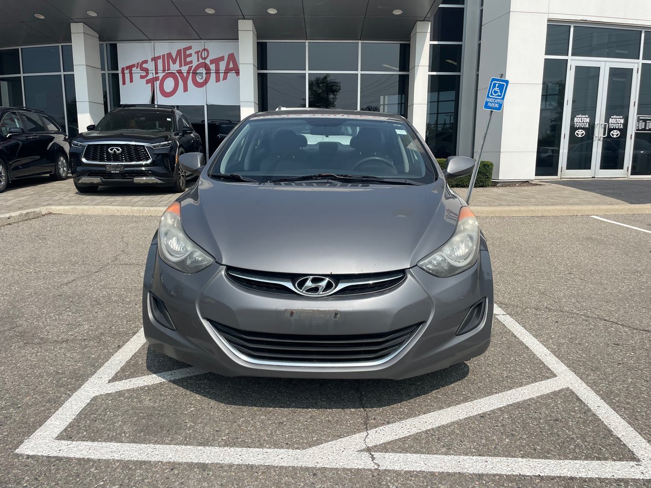 Used 2011 SILVER Hyundai GLS at image 2