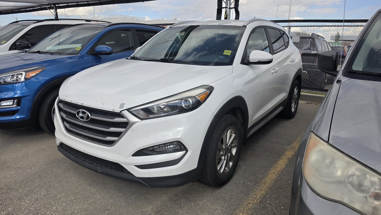 Winter White 2017 Hyundai Tucson SUV / Crossover Automatic