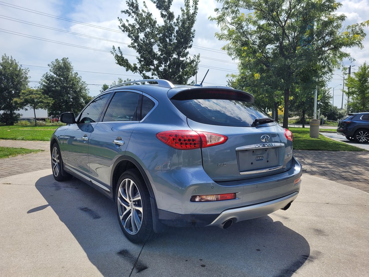 Used 2016 Blue INFINITI  image 5