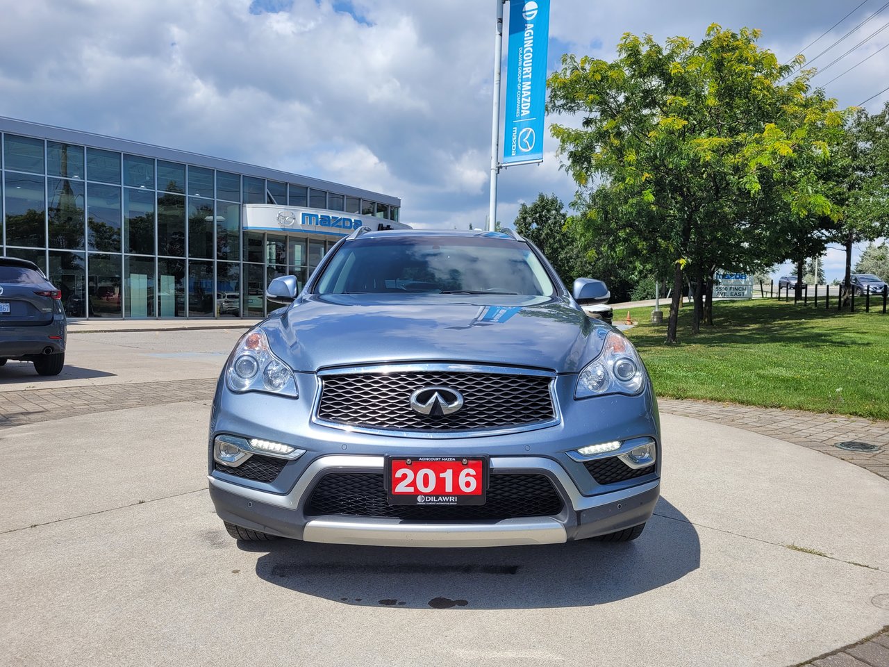 Used 2016 Blue INFINITI  image 12